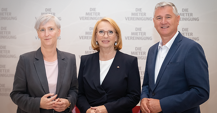 MVÖ-Präsident Georg Niedermühlbichler (mi.) mit der 2. Nationalratspräsidentin Doris Bures (re.) und Elke Hanel-Torsch (li.) (c) MVÖ